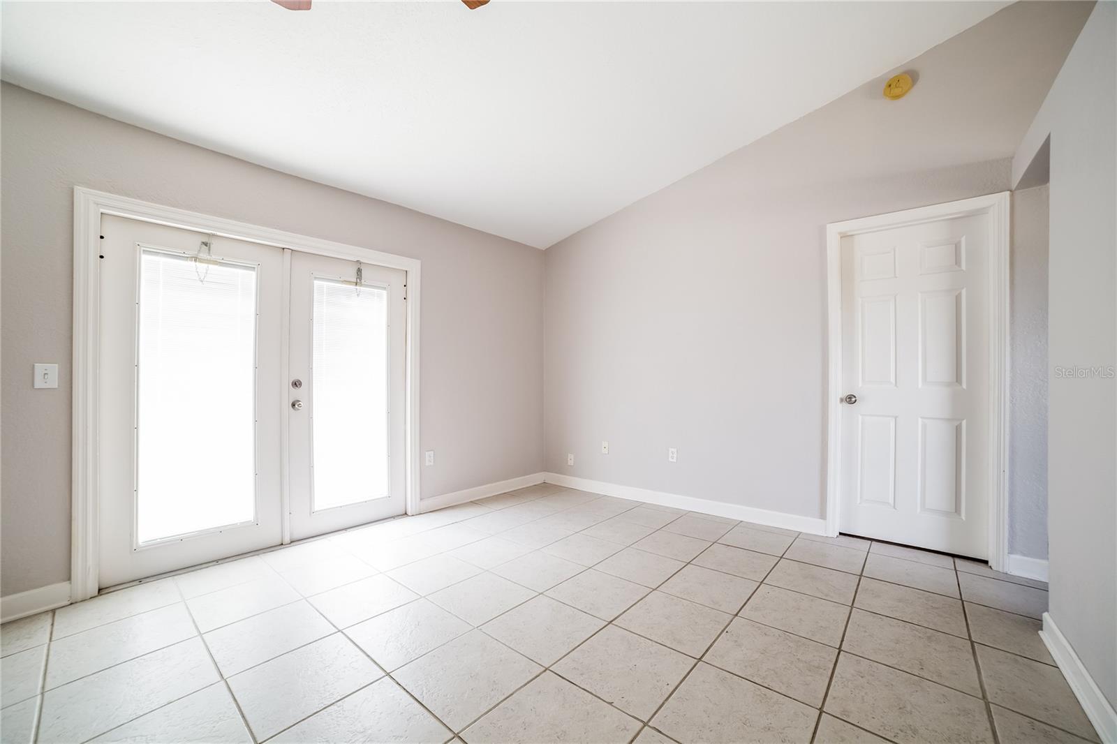 DELTONA LAKES UNIT 5 - Residential Lease