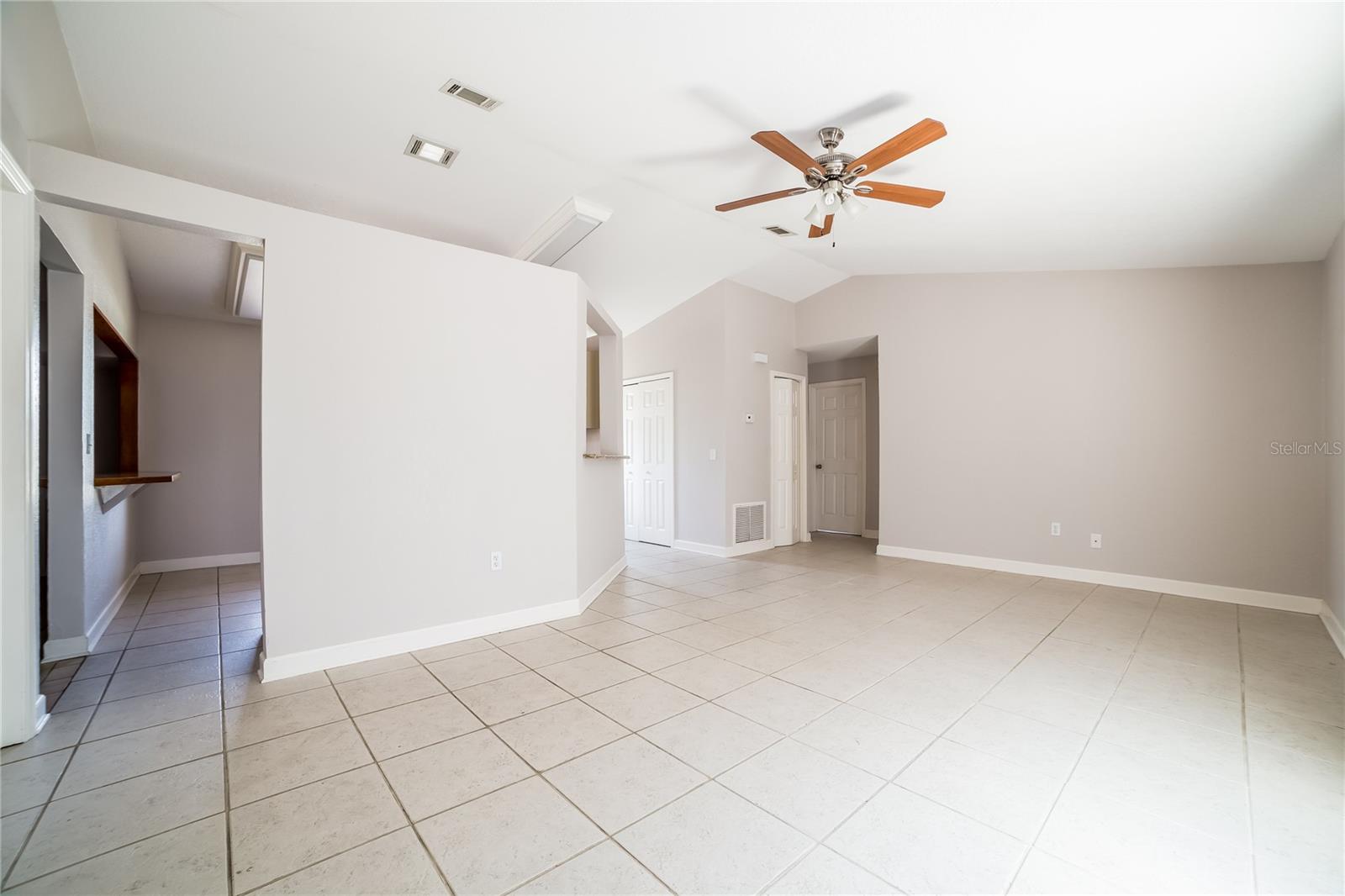 DELTONA LAKES UNIT 5 - Residential Lease