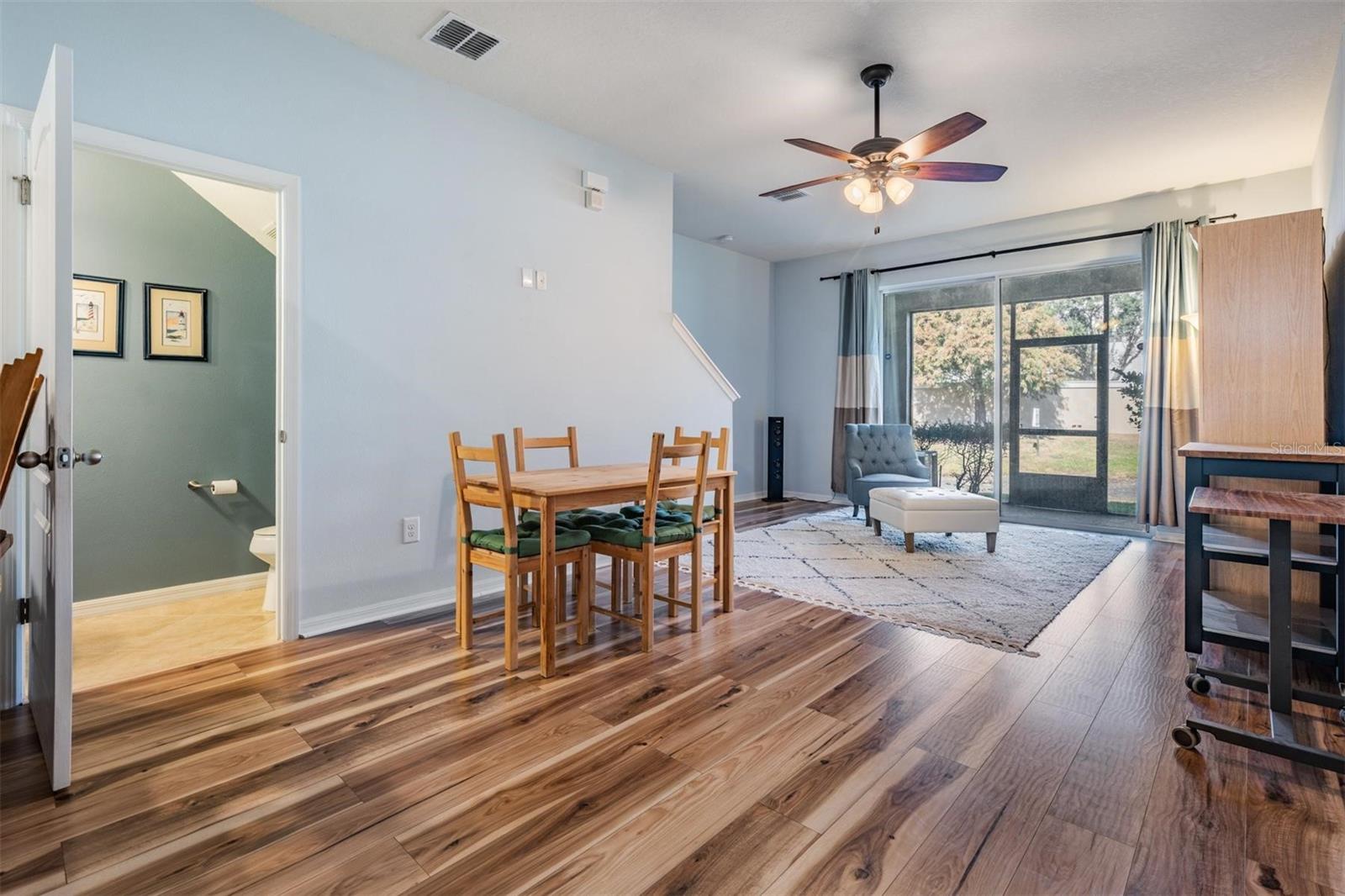 BROADWAY CENTRE TWNHMS - Residential