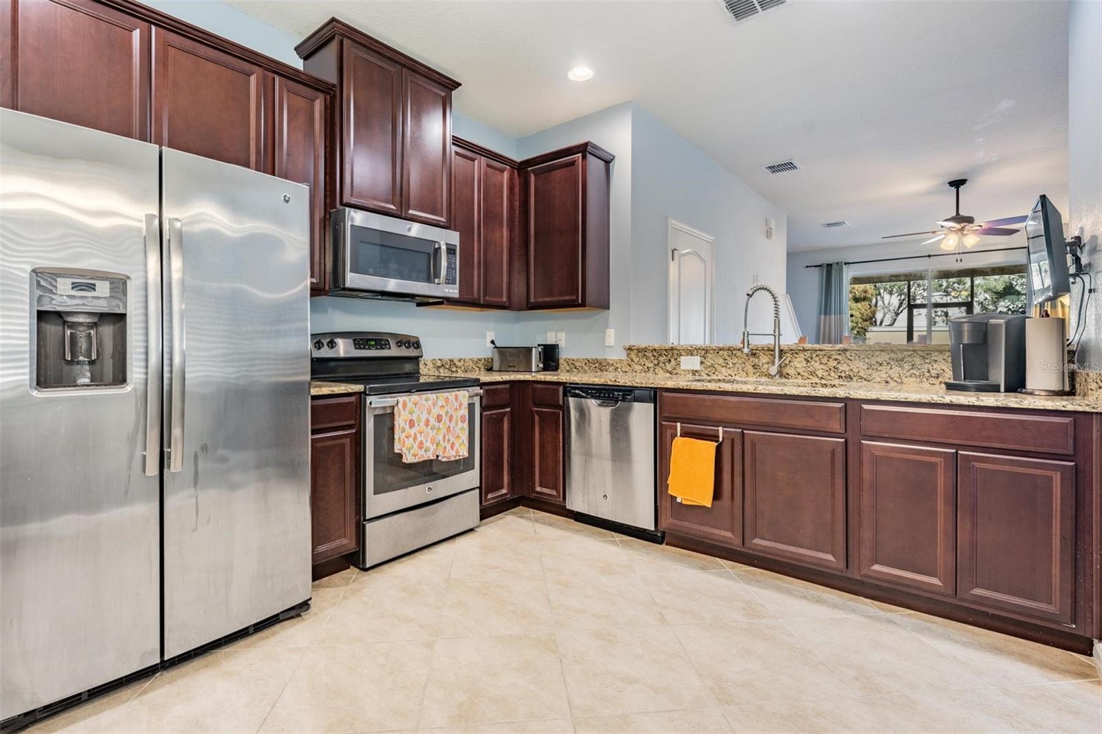 BROADWAY CENTRE TWNHMS - Residential