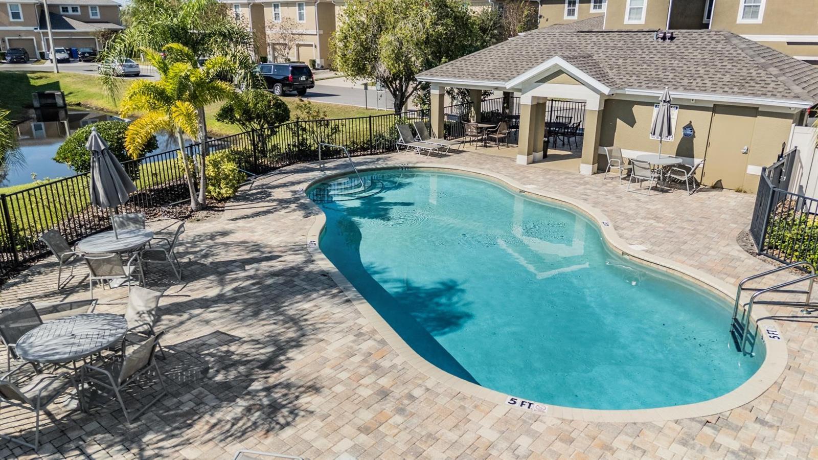 BROADWAY CENTRE TWNHMS - Residential