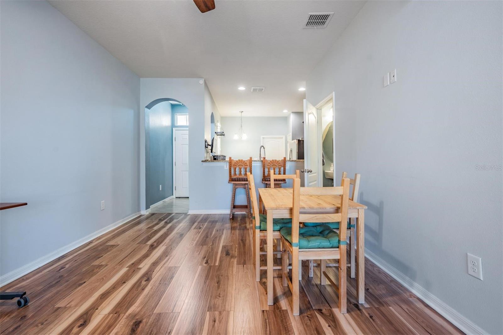 BROADWAY CENTRE TWNHMS - Residential