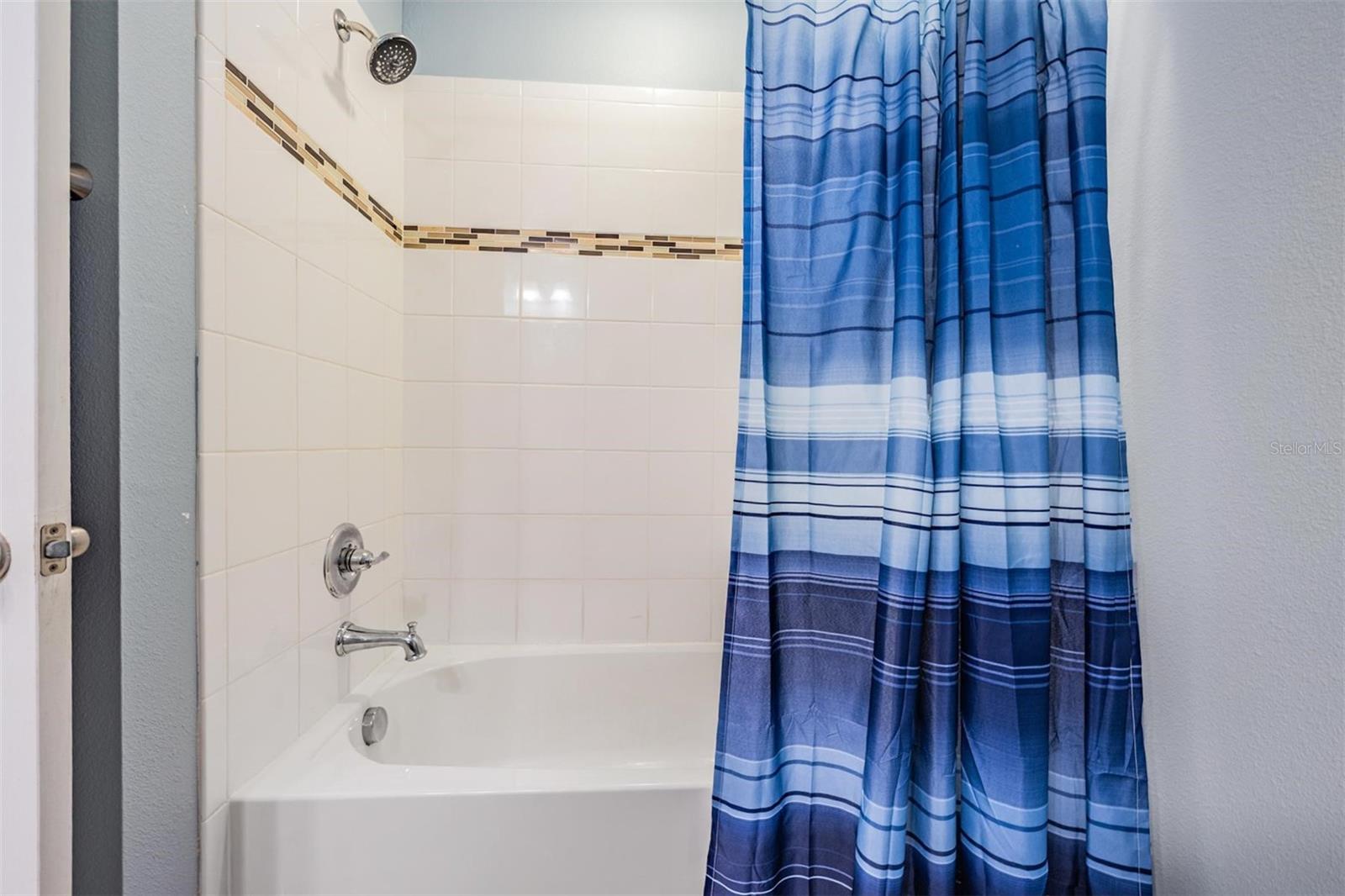 BROADWAY CENTRE TWNHMS - Residential