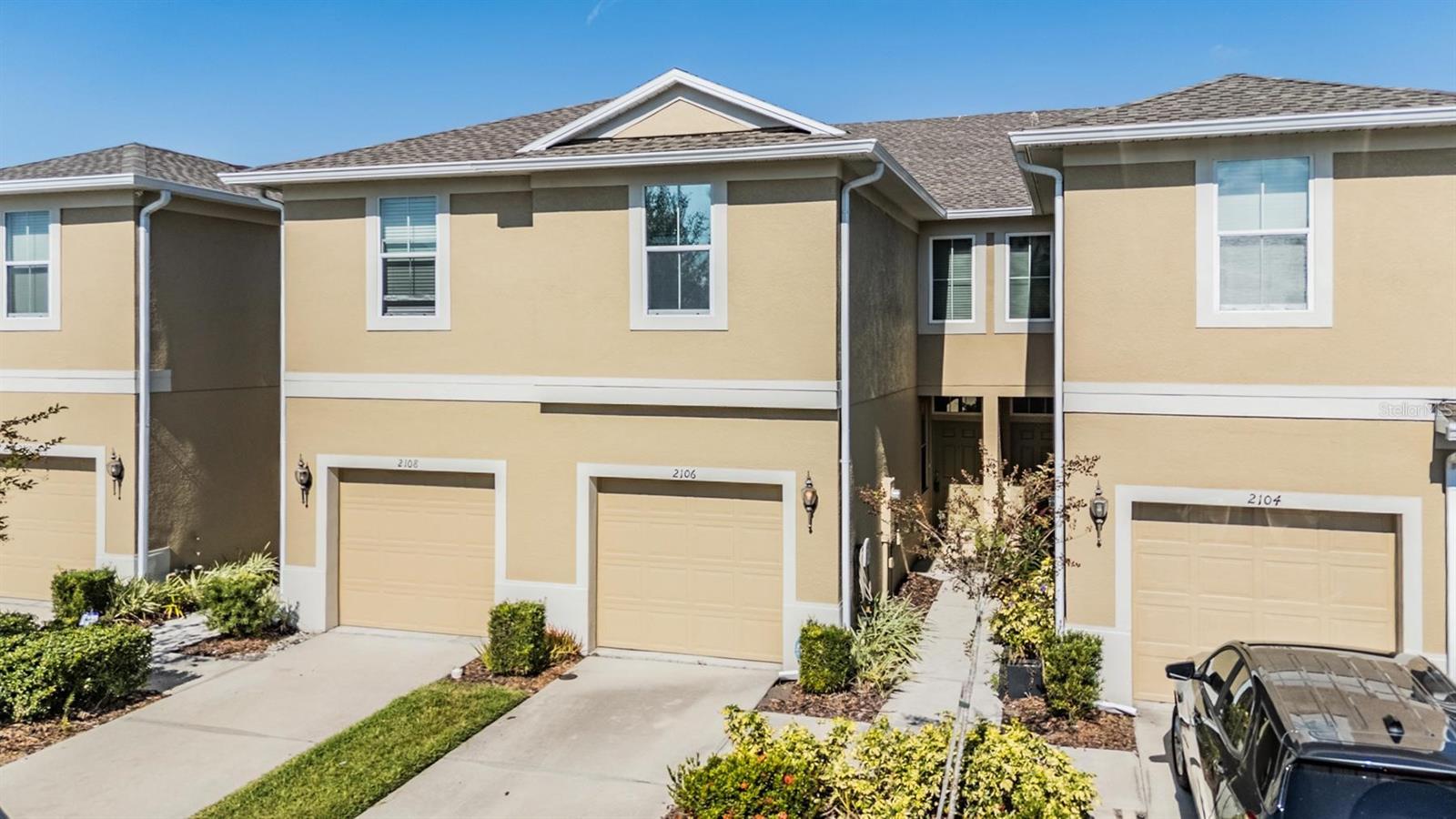 BROADWAY CENTRE TWNHMS - Residential