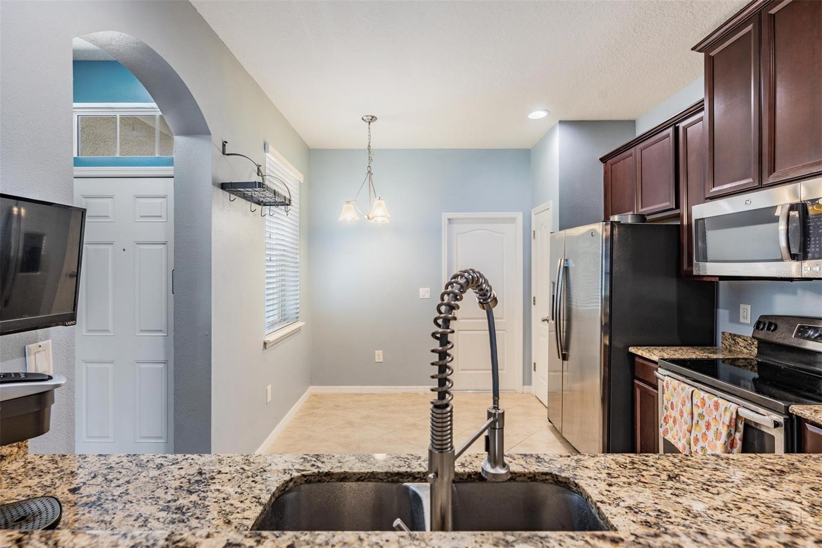 BROADWAY CENTRE TWNHMS - Residential