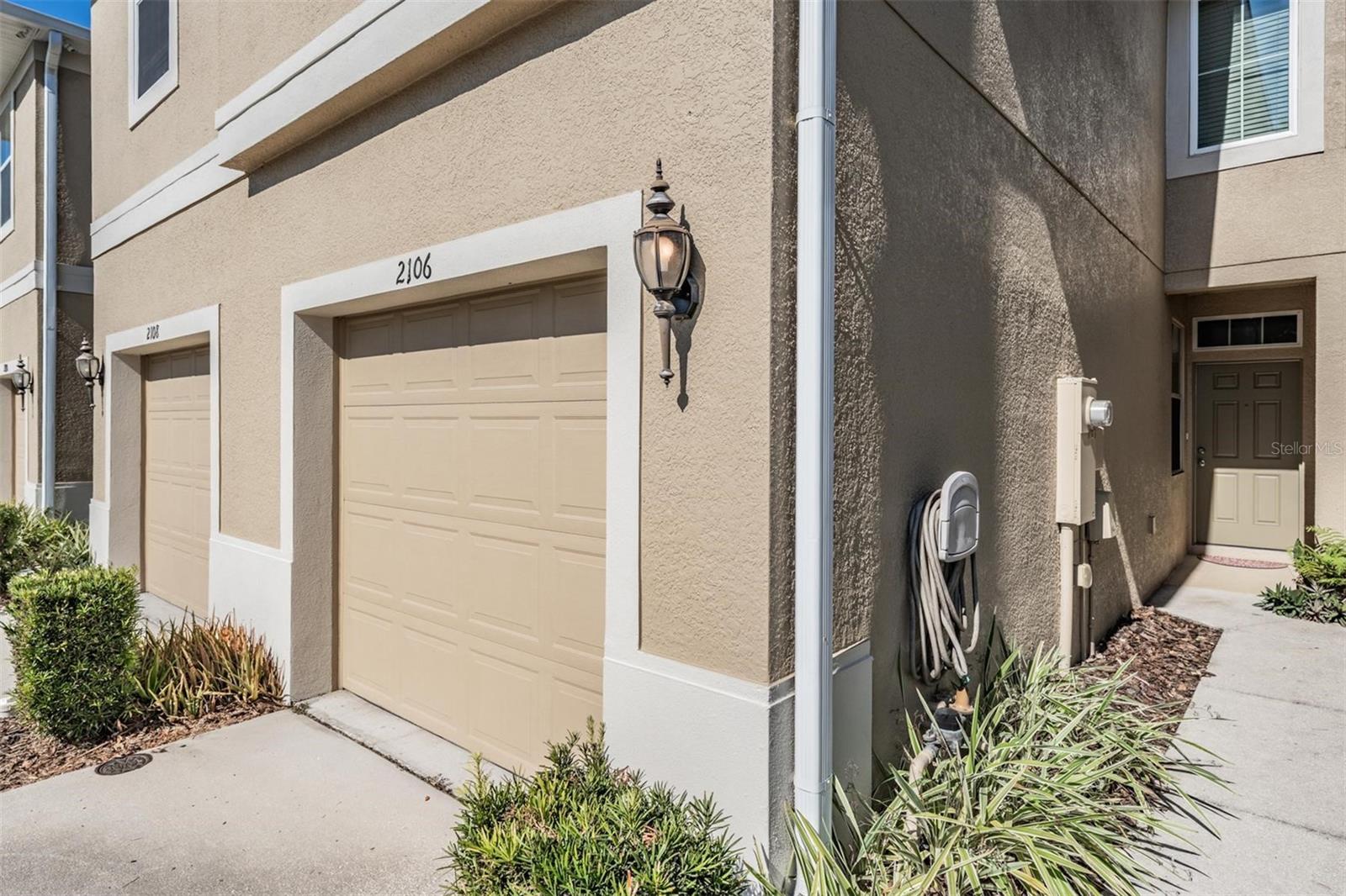 BROADWAY CENTRE TWNHMS - Residential