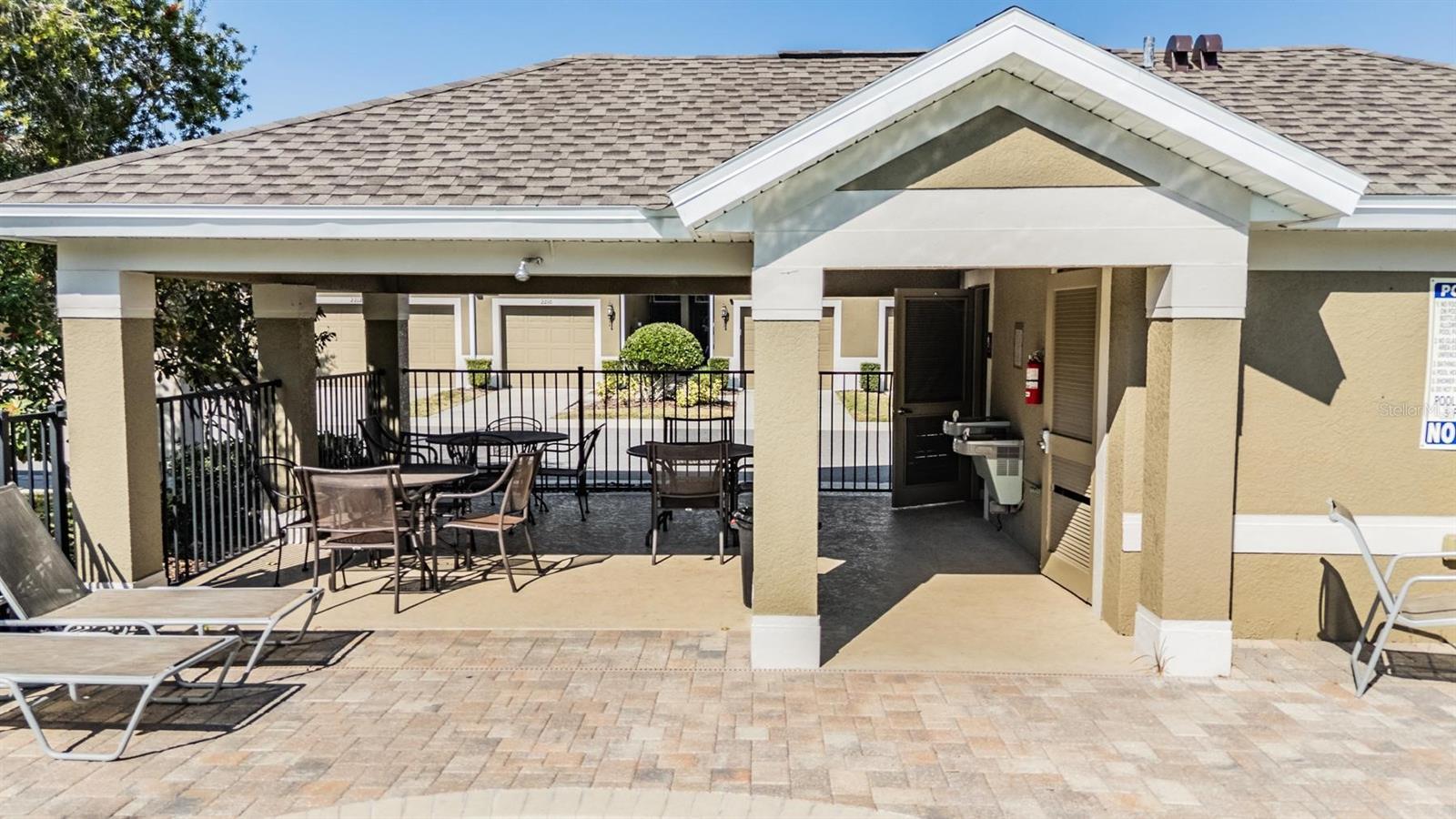 BROADWAY CENTRE TWNHMS - Residential