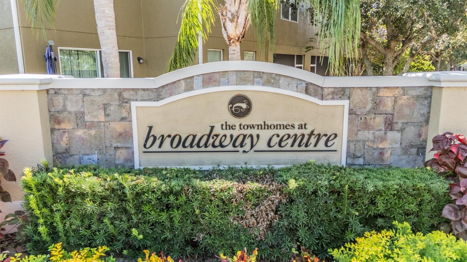 BROADWAY CENTRE TWNHMS - Residential