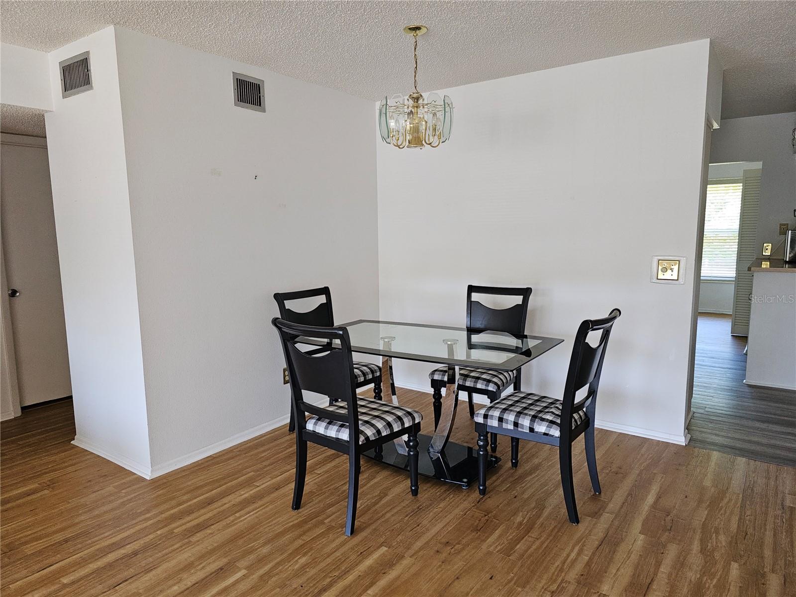 ON TOP OF THE WORLD - Residential