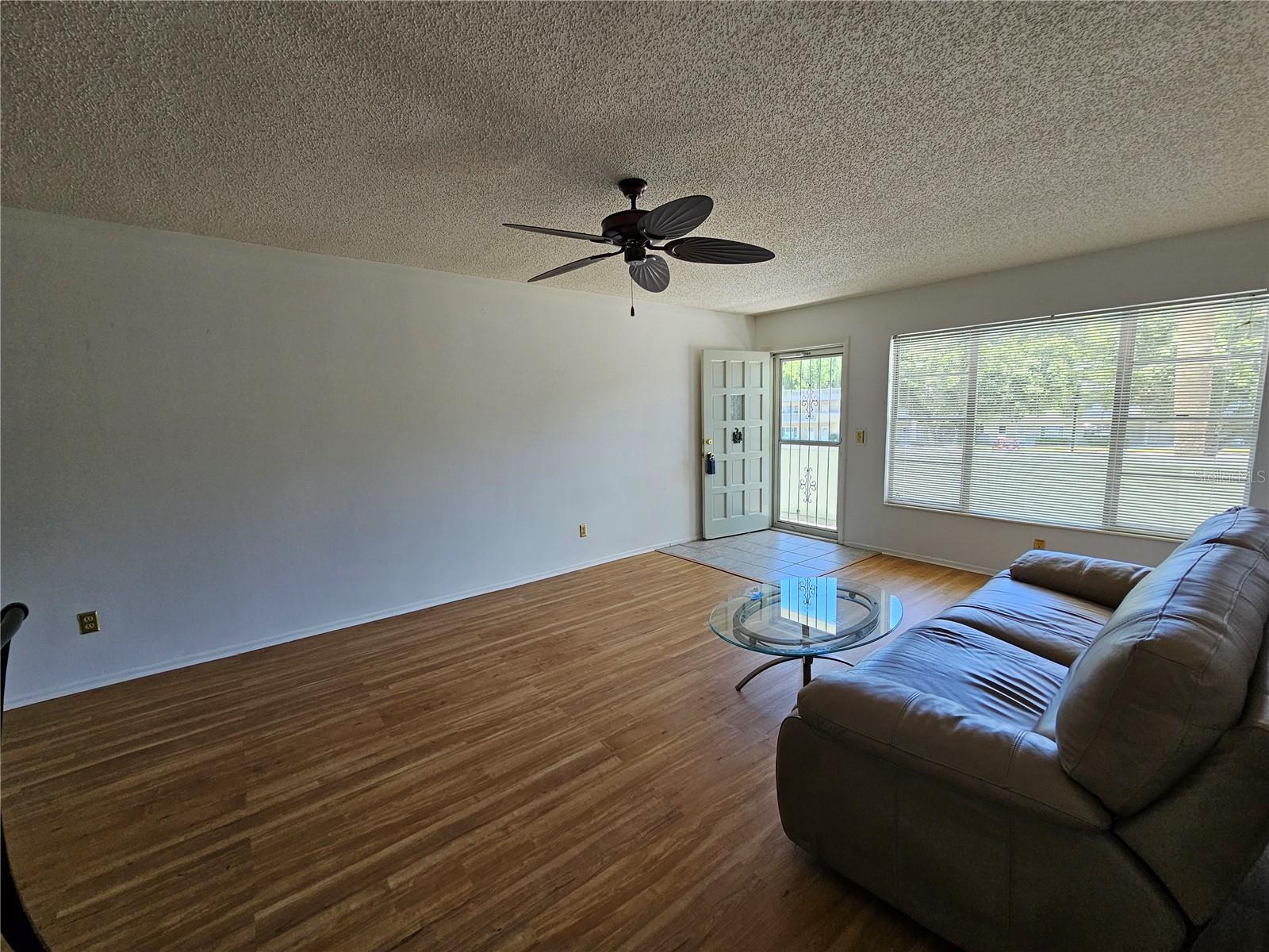 ON TOP OF THE WORLD - Residential