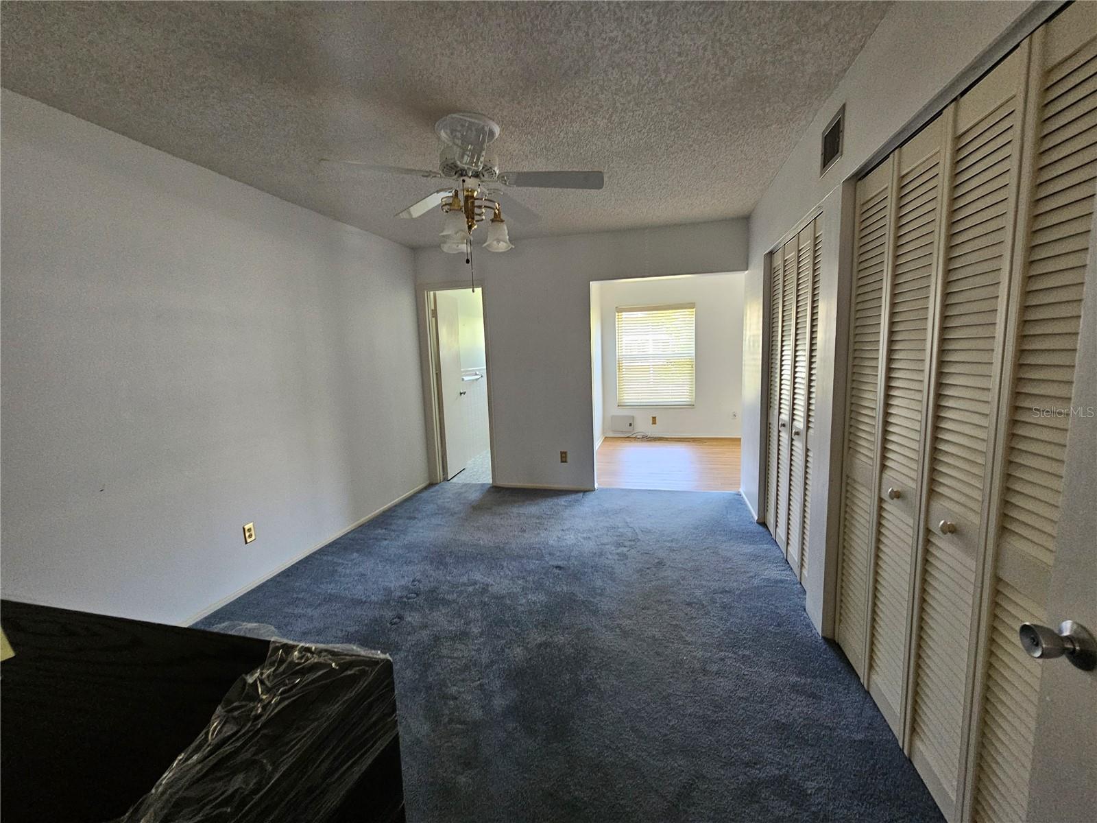 ON TOP OF THE WORLD - Residential