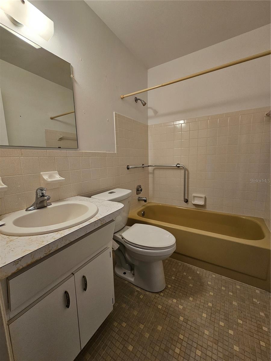 ON TOP OF THE WORLD - Residential