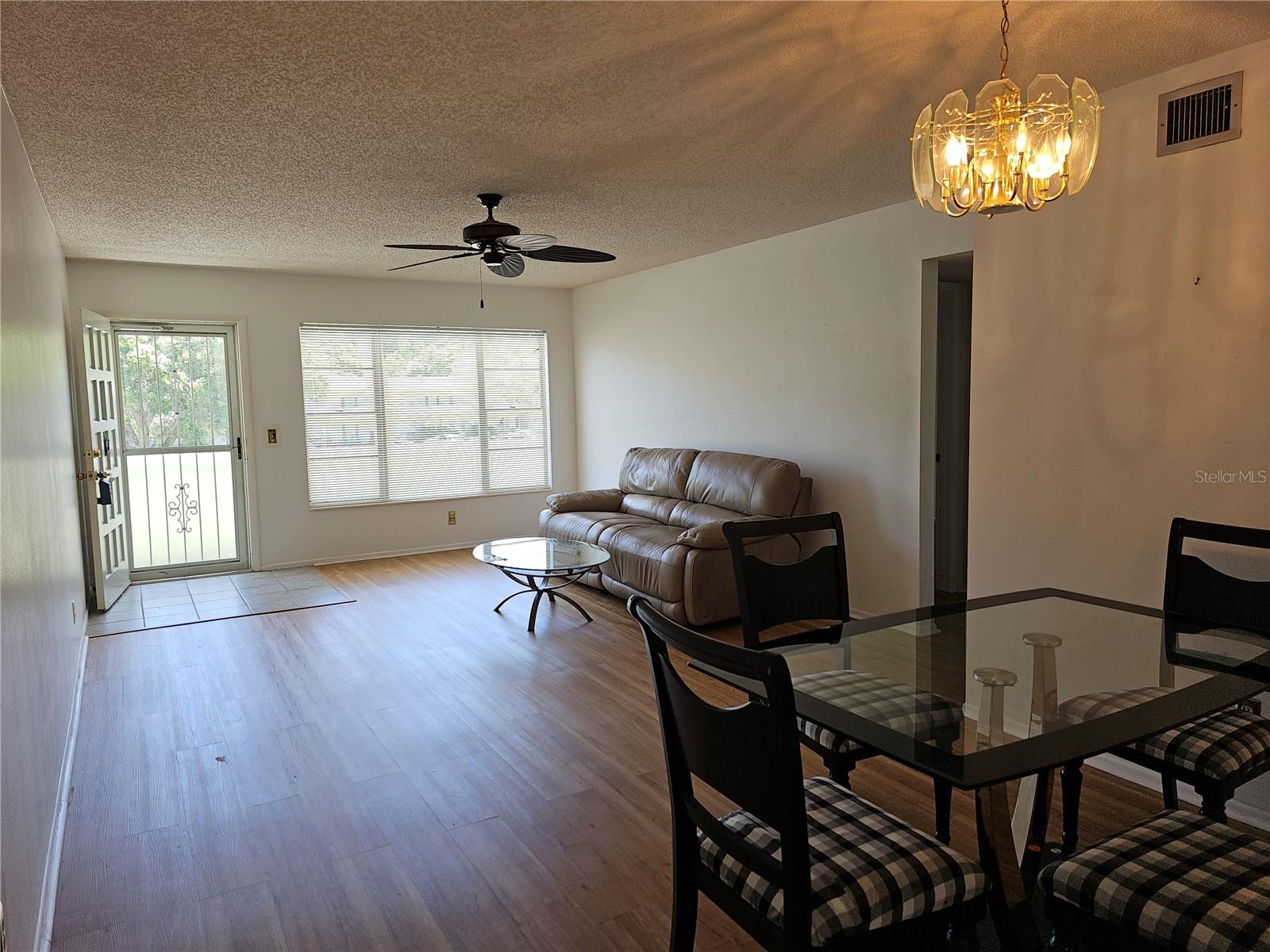 ON TOP OF THE WORLD - Residential