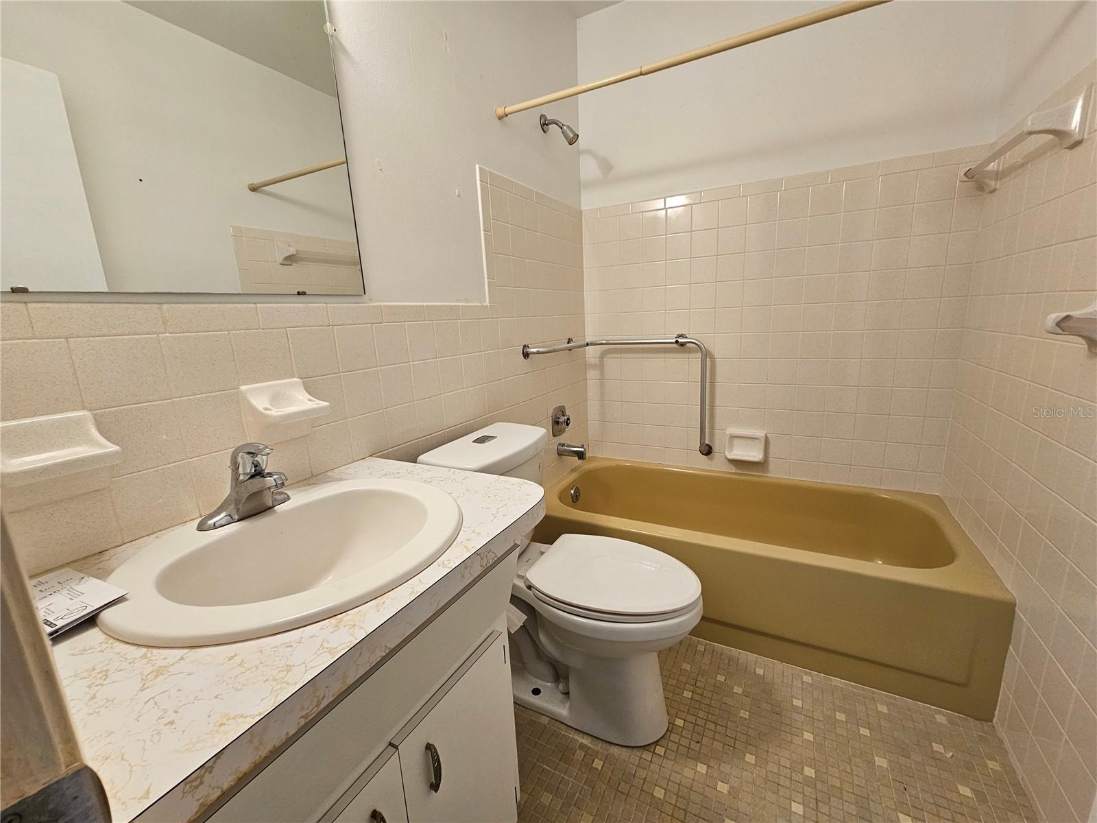 ON TOP OF THE WORLD - Residential