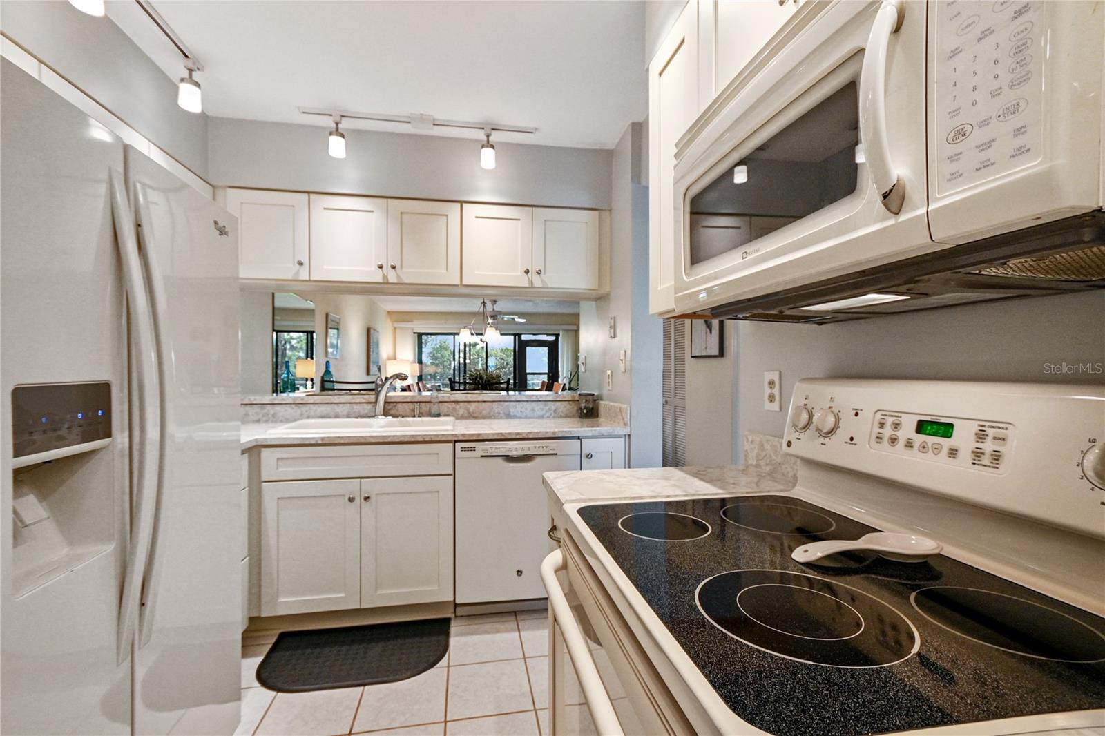 BOUCHELLE ISLAND CONDO - Residential