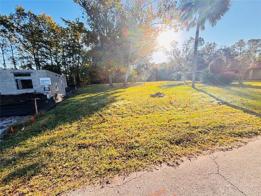 Beautiful all cleared oversized lot  on the fresh water canal in the center of Palm Coast.  No HOA build with a builder of your choice and enjoy your Florida paradise! Only minutes away from shopping, hospital, I-95 and the beach.From Palm