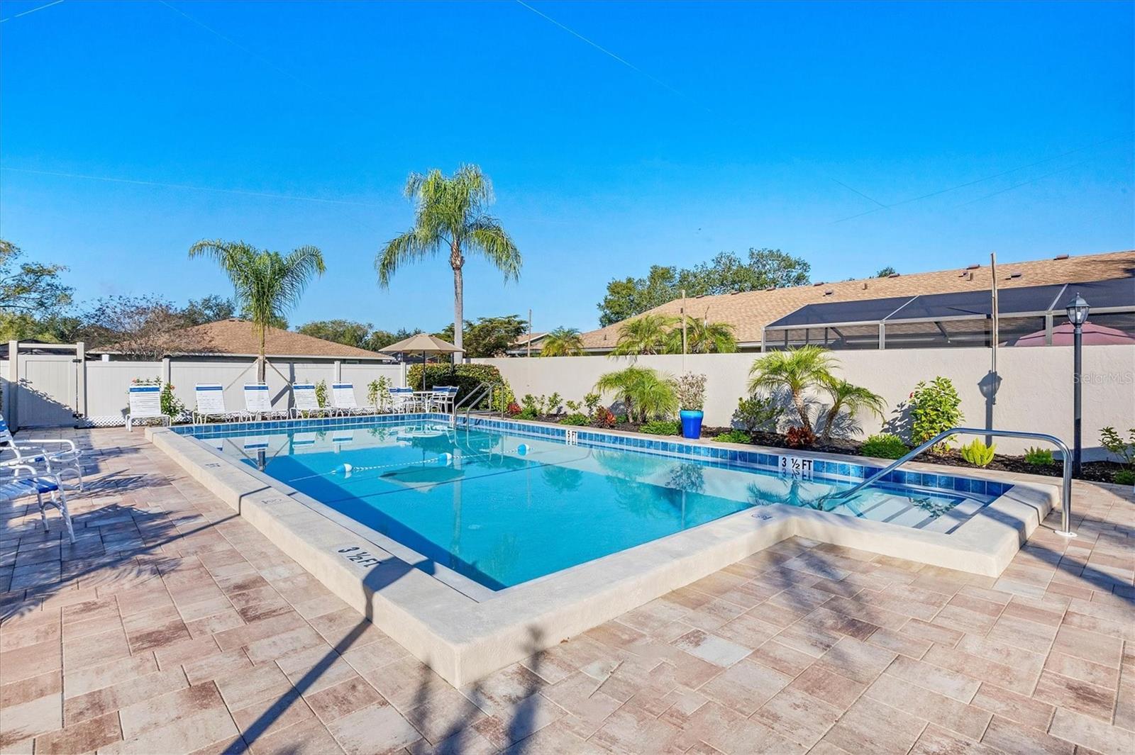 COURTYARD VILLAS - Residential