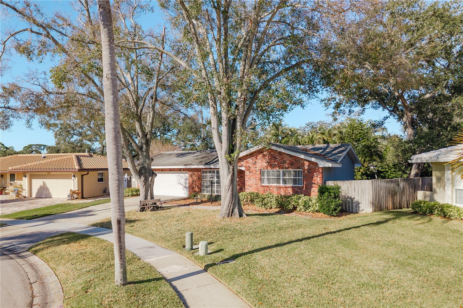 CANTERBURY CHASE - Residential