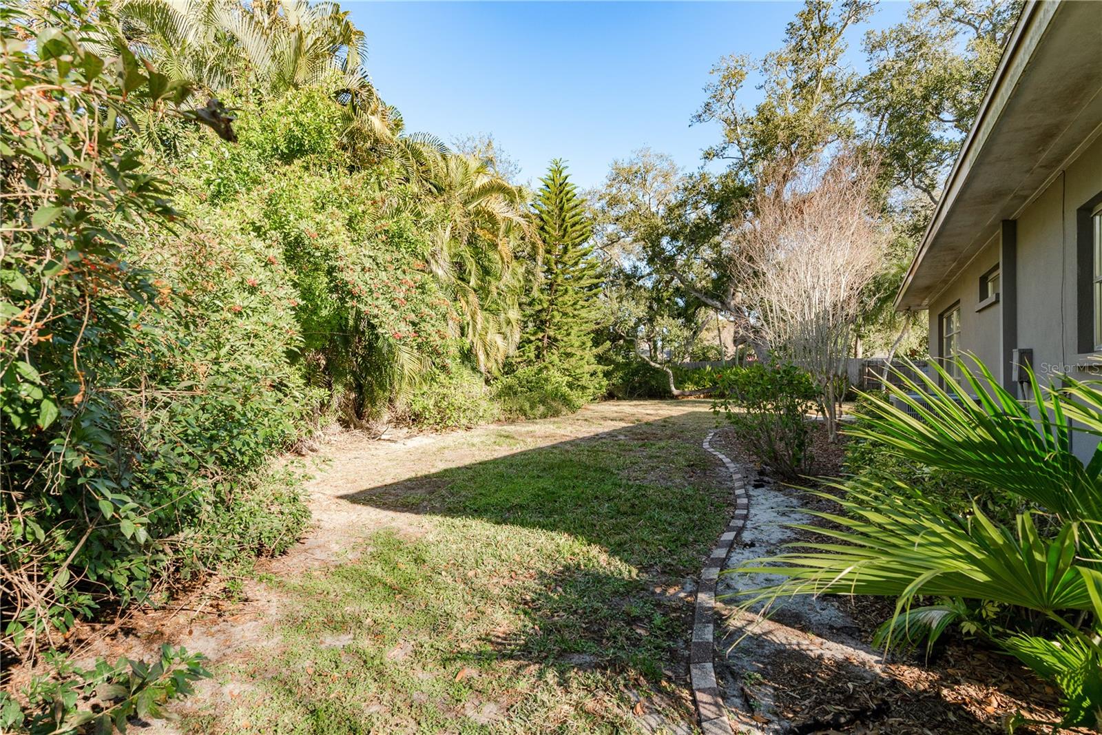 CANTERBURY CHASE - Residential