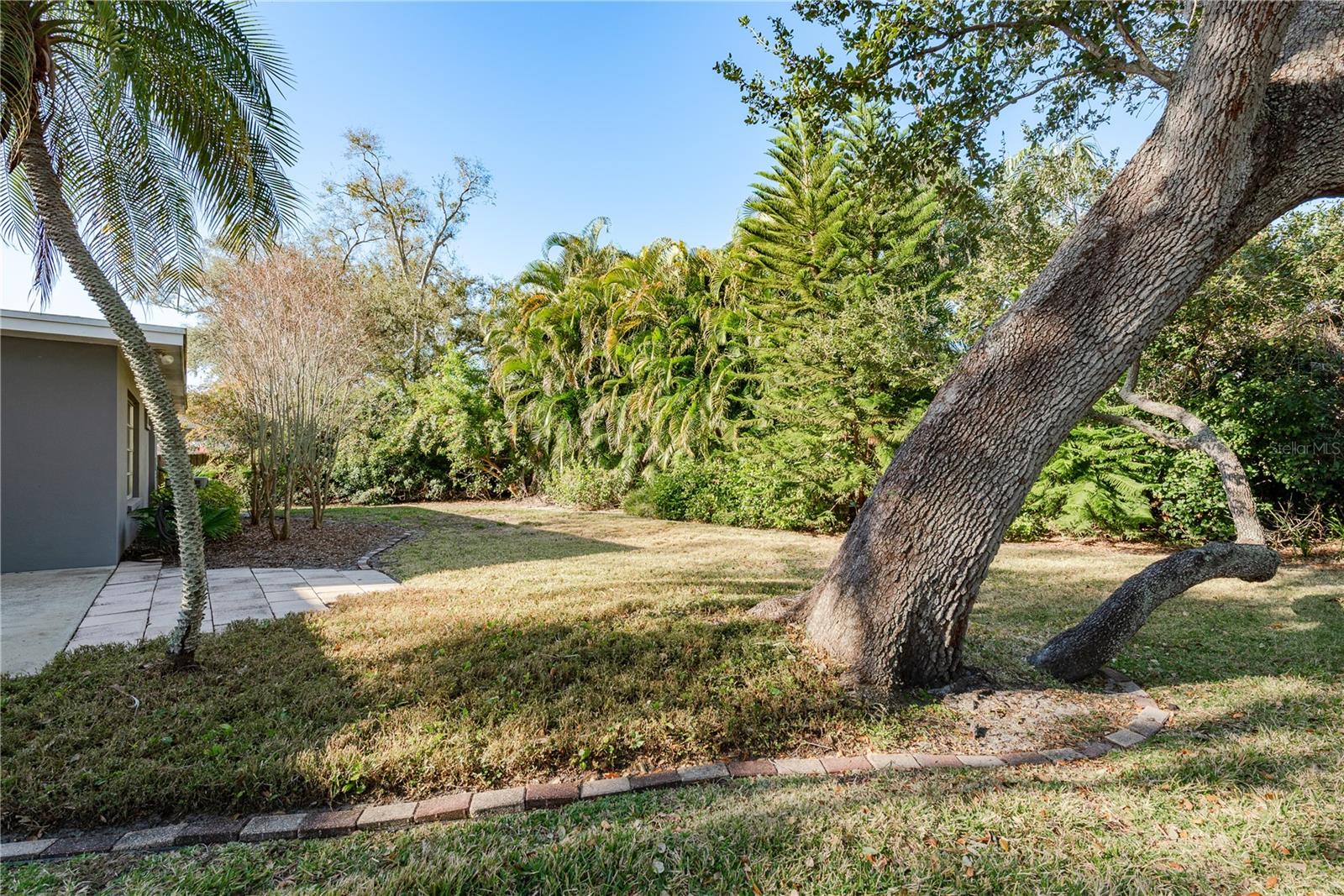 CANTERBURY CHASE - Residential