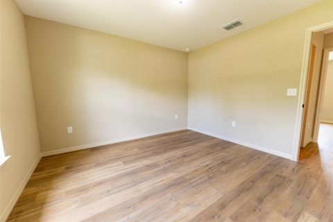 Tiny photo for 20 Willow Road, Ocala, FL 34472 (MLS # OM722023)