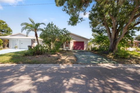 Photo of 611 49th Avenue N, St Petersburg, FL 33703 (MLS # TB8422919)