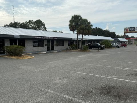 Tiny photo for 2111 Citrus Boulevard, Leesburg, FL 34748 (MLS # G5101434)