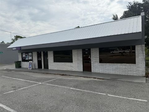 Photo of 2111 Citrus Boulevard, Leesburg, FL 34748 (MLS # G5101434)