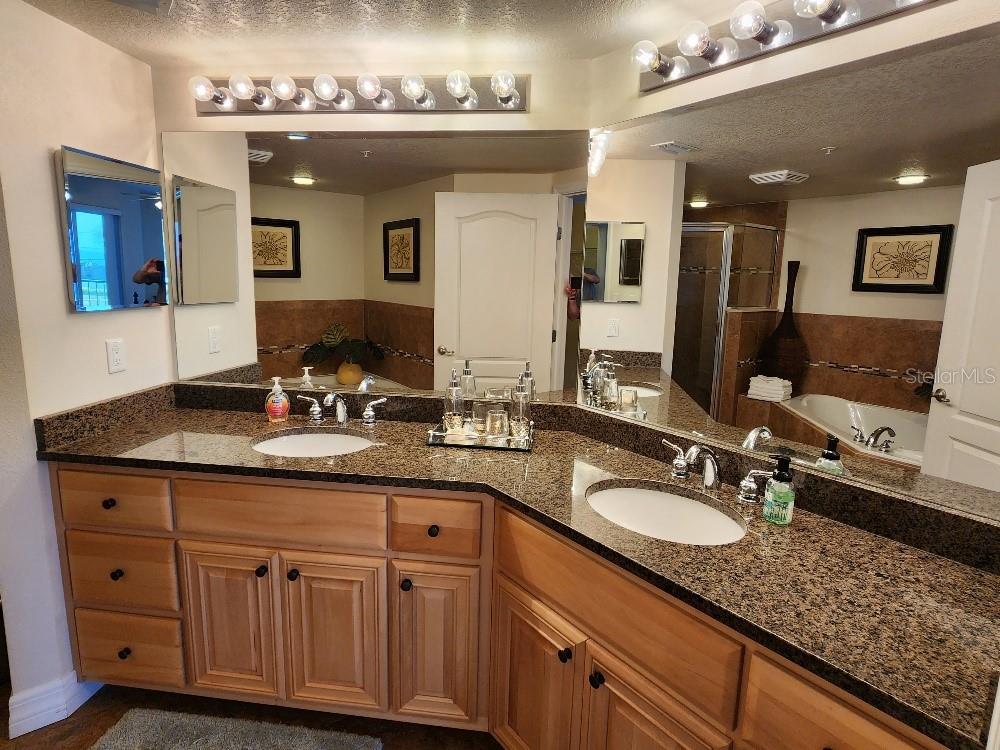 OCEAN WALK - Residential