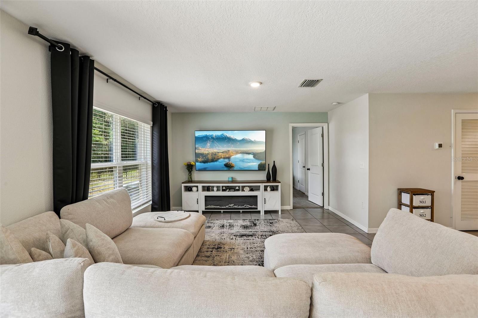 HERNANDO OAKS PH 3 - Residential