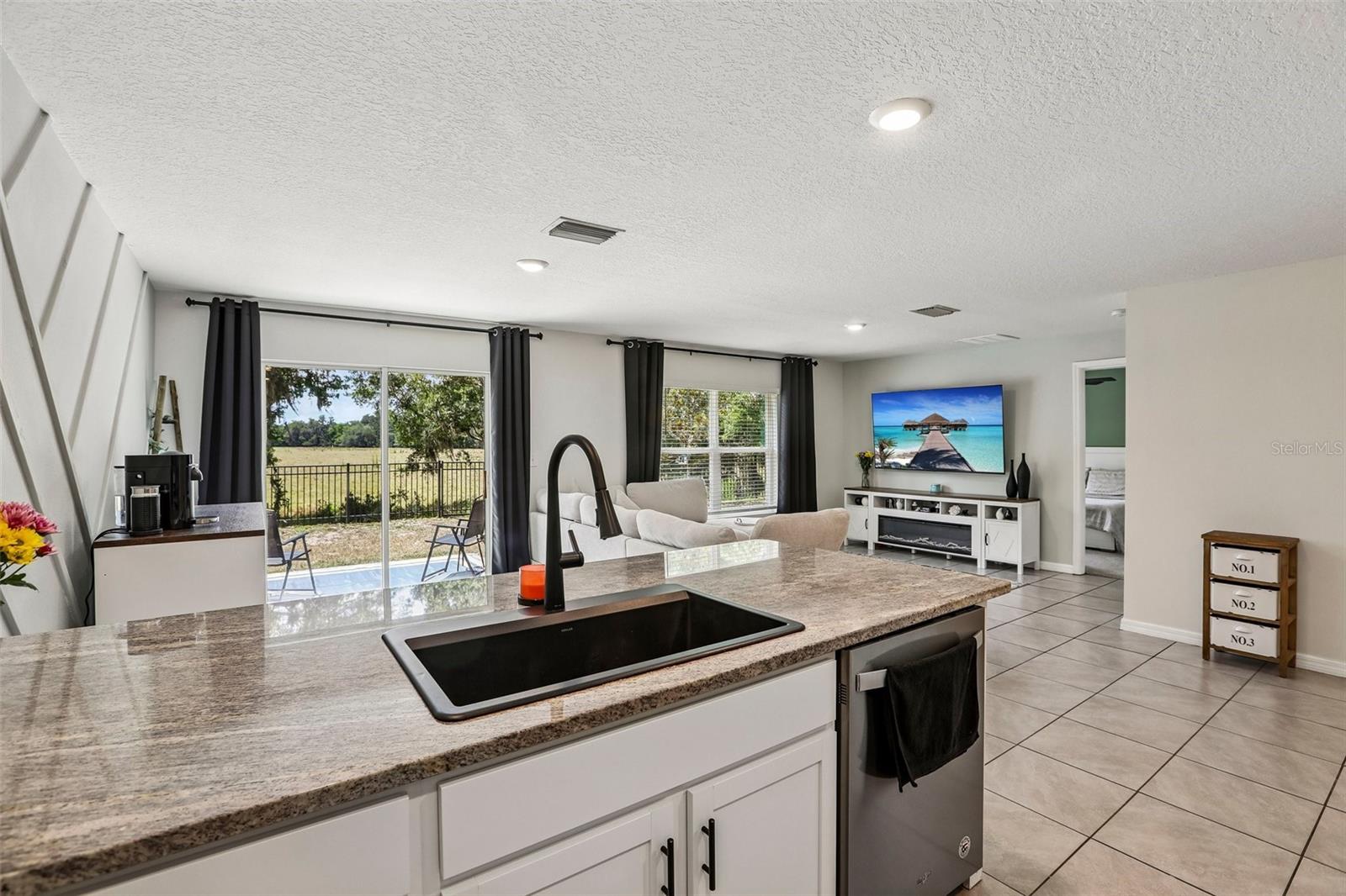 HERNANDO OAKS PH 3 - Residential