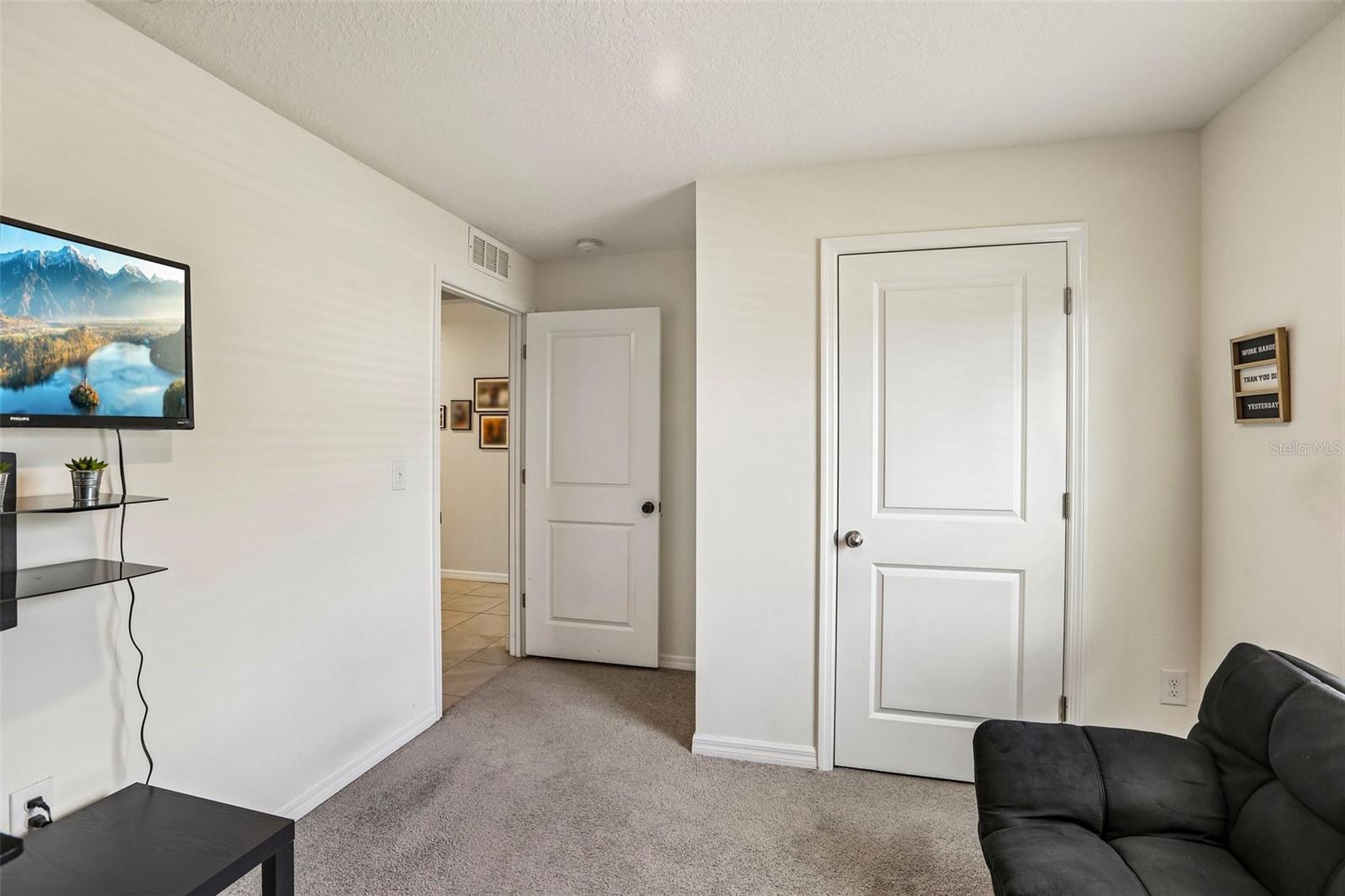 HERNANDO OAKS PH 3 - Residential