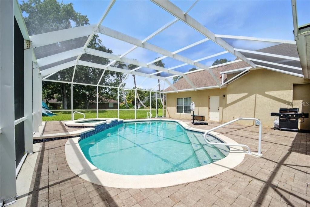 Photo of 24 Lakeside Place W, Palm Coast, FL 32137 (MLS # FC311826)