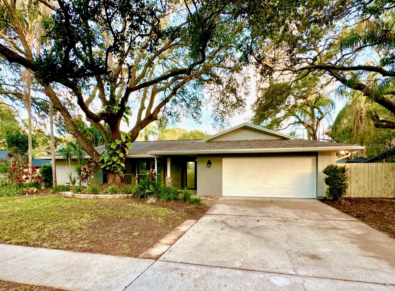 939 WOODLAND DRIVE