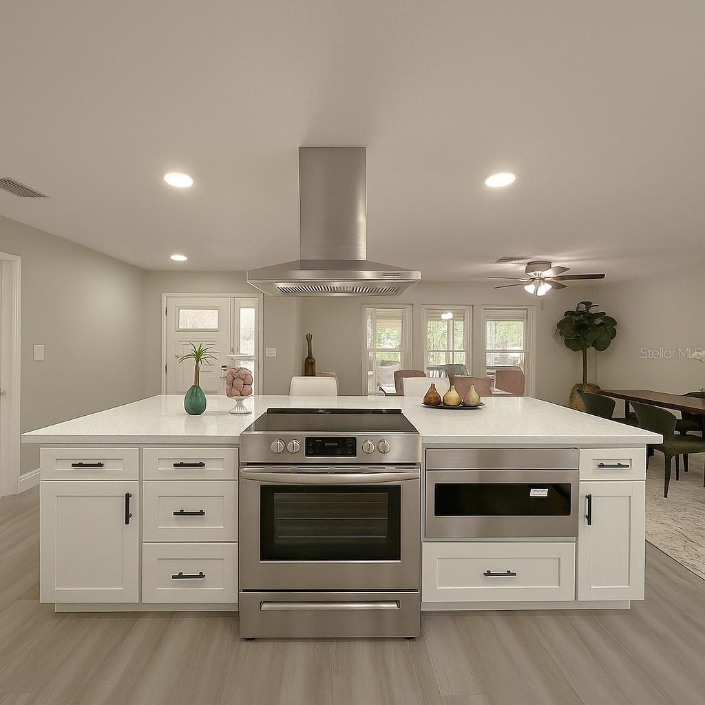 939 WOODLAND DRIVE