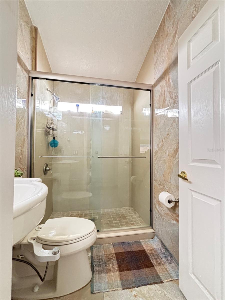 SHANNON LAKES - Residential