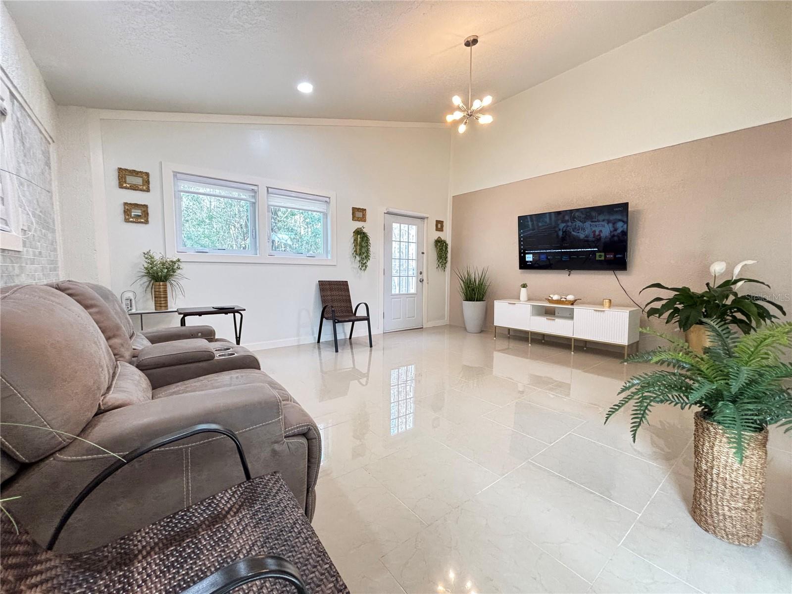 SHANNON LAKES - Residential