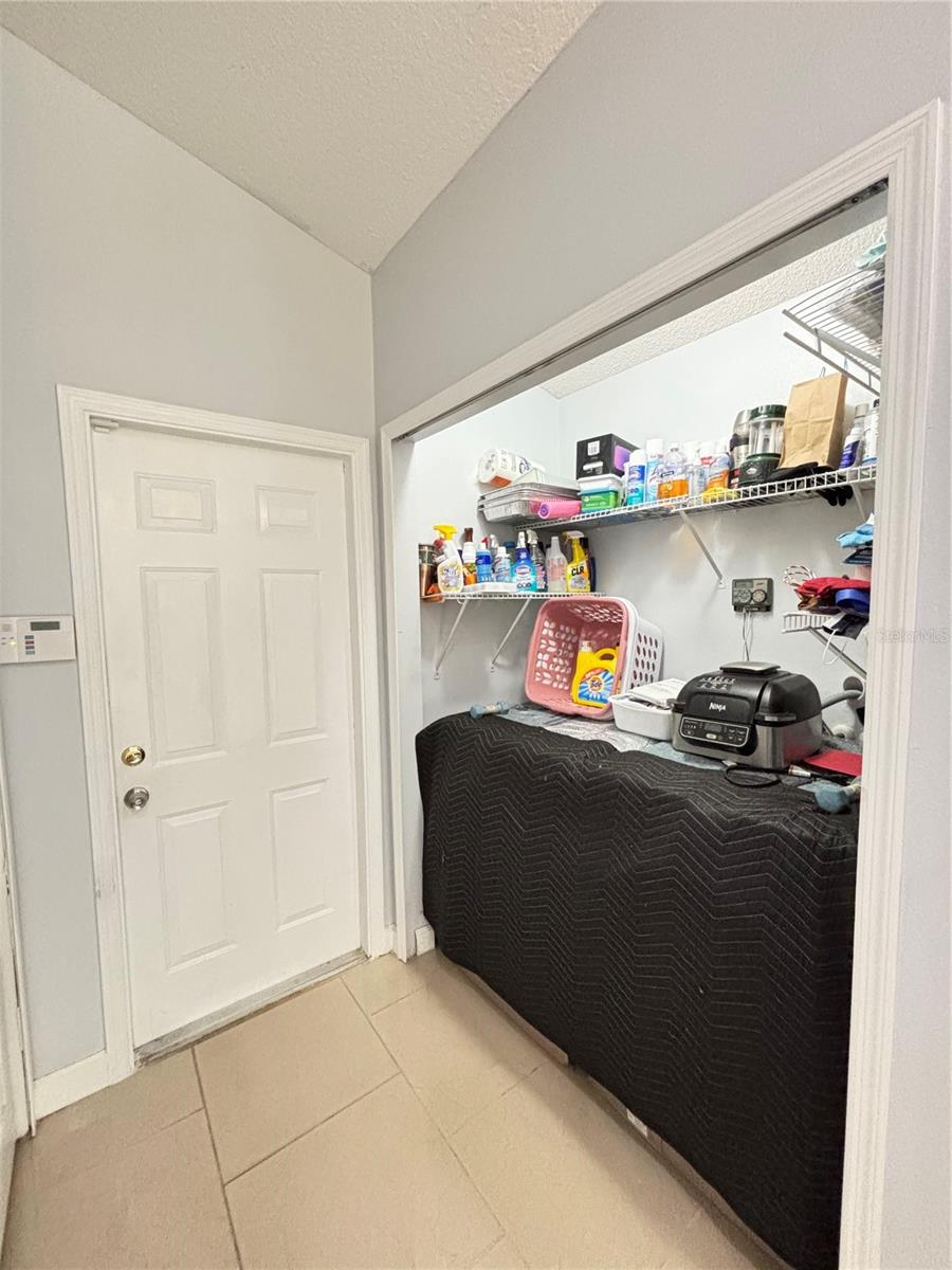 SHANNON LAKES - Residential