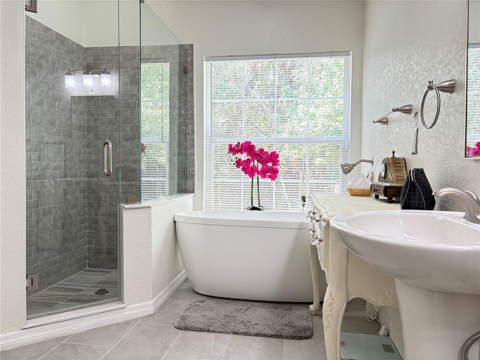 SHANNON LAKES - Residential