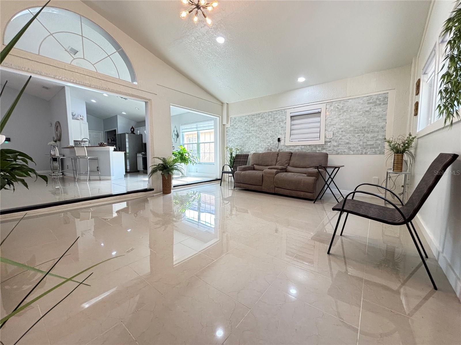 SHANNON LAKES - Residential