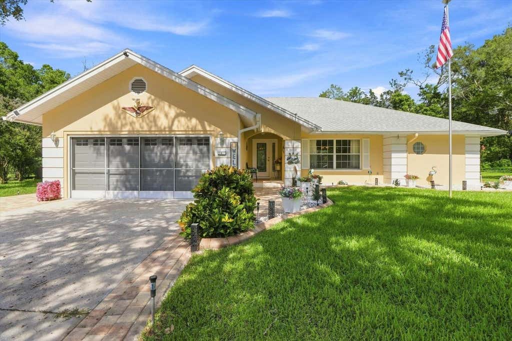 Photo of 6 Dusty Miller Court, Homosassa, FL 34446 (MLS # TB8537861)