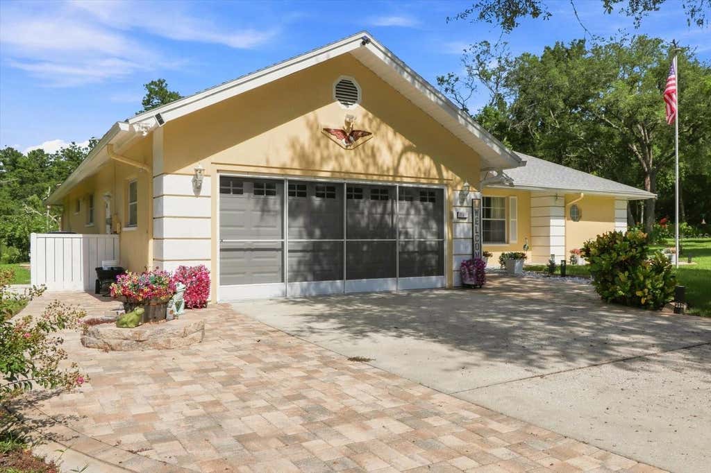 Photo of 6 Dusty Miller Court, Homosassa, FL 34446 (MLS # TB8537861)