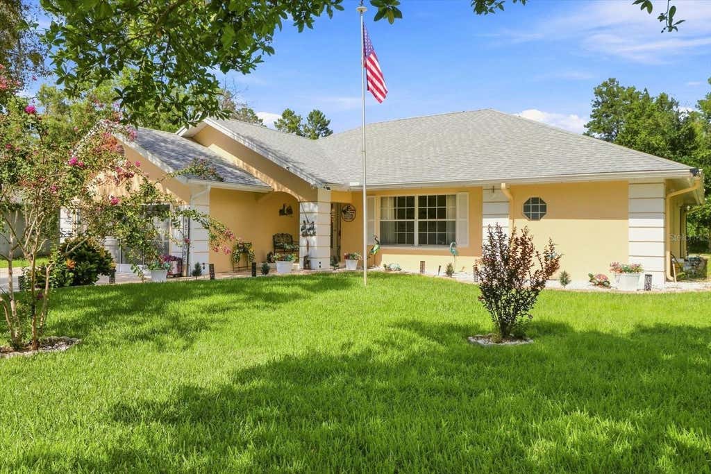 Photo of 6 Dusty Miller Court, Homosassa, FL 34446 (MLS # TB8537861)