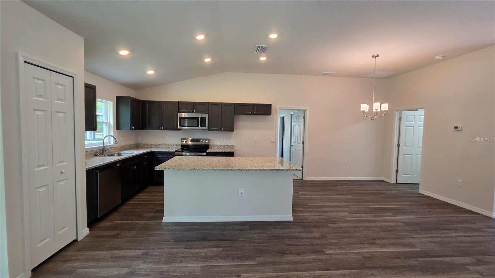 1226 W GALGANO STREET