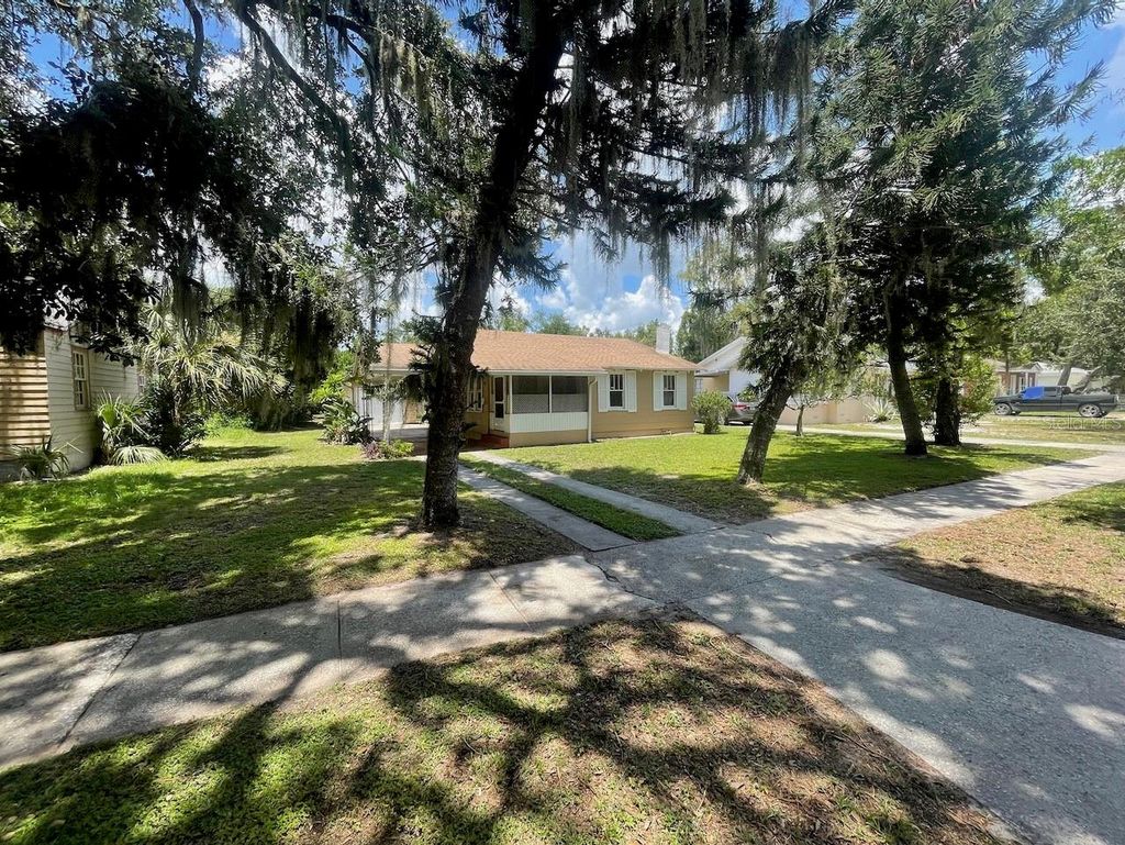 Photo of 1512 Holly Road, Lakeland, FL 33801 (MLS # A4659441)