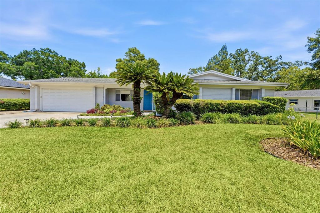 Photo of 10603 Orange Grove Drive, Tampa, FL 33618 (MLS # TB8526115)