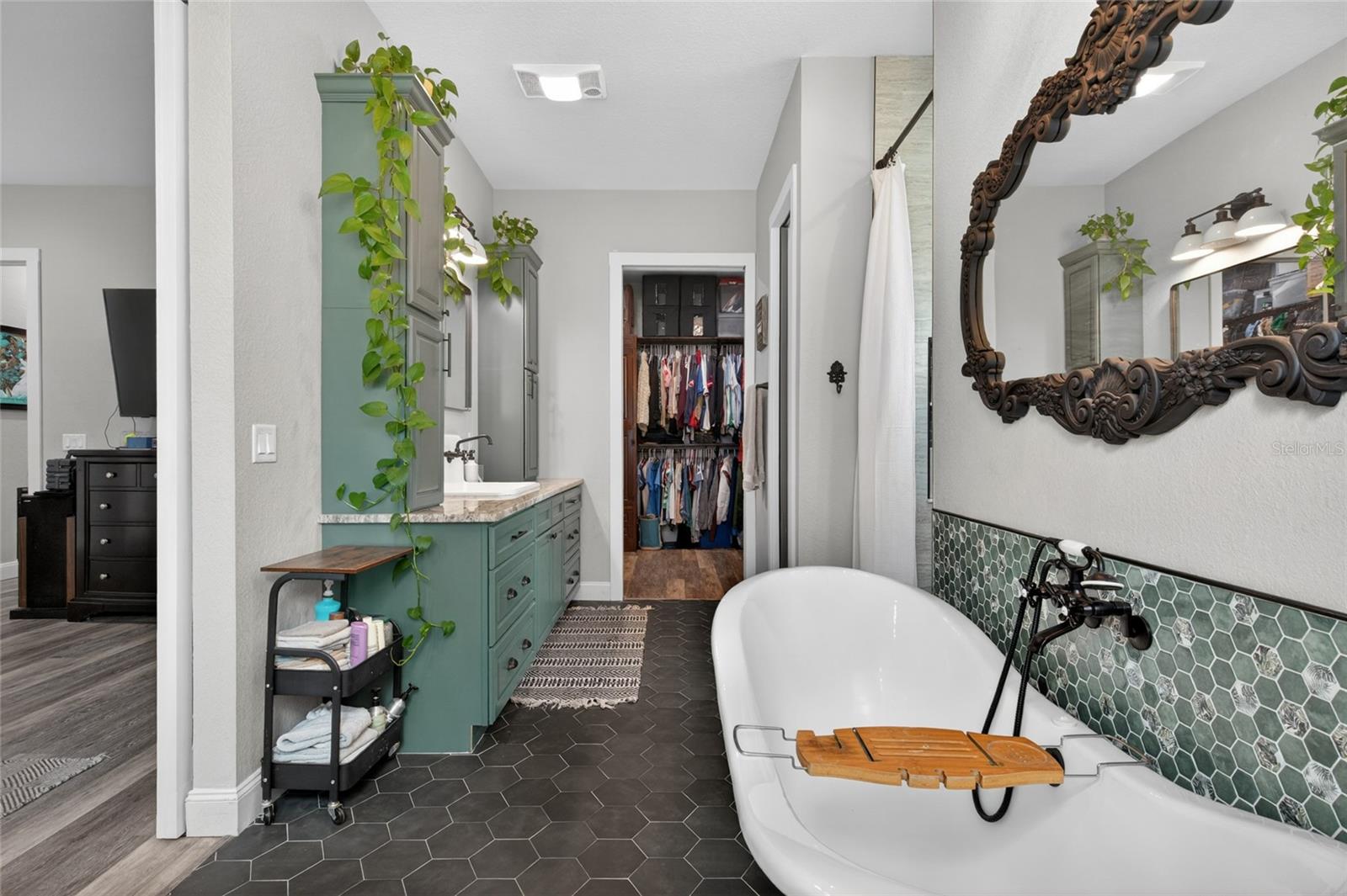 UNPLATTED - Residential