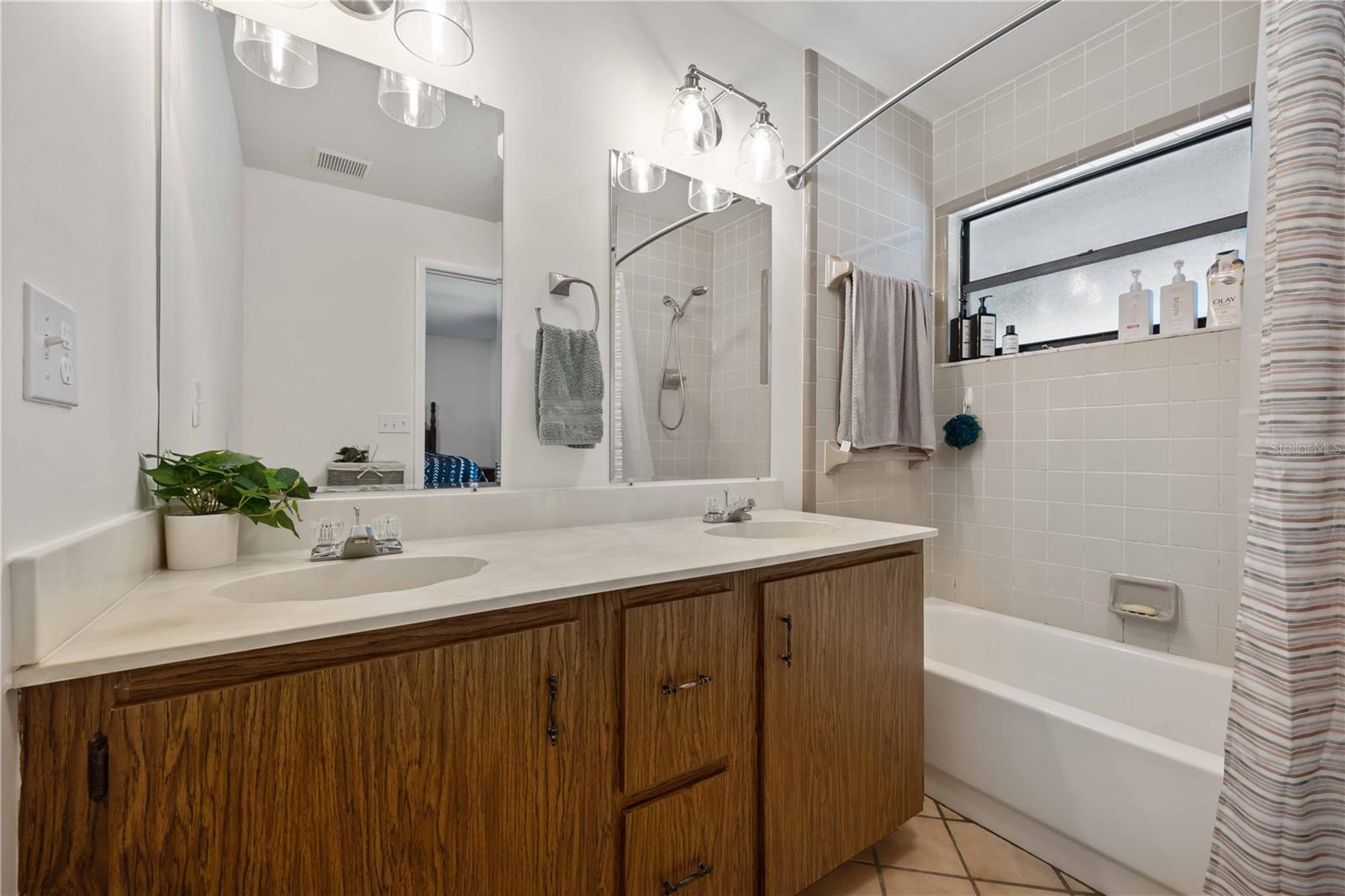 WALK/WATER LAKE ESTATES PH 03 - Residential