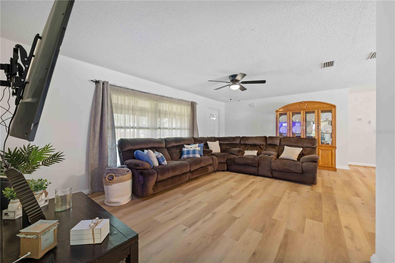 WALK/WATER LAKE ESTATES PH 03 - Residential