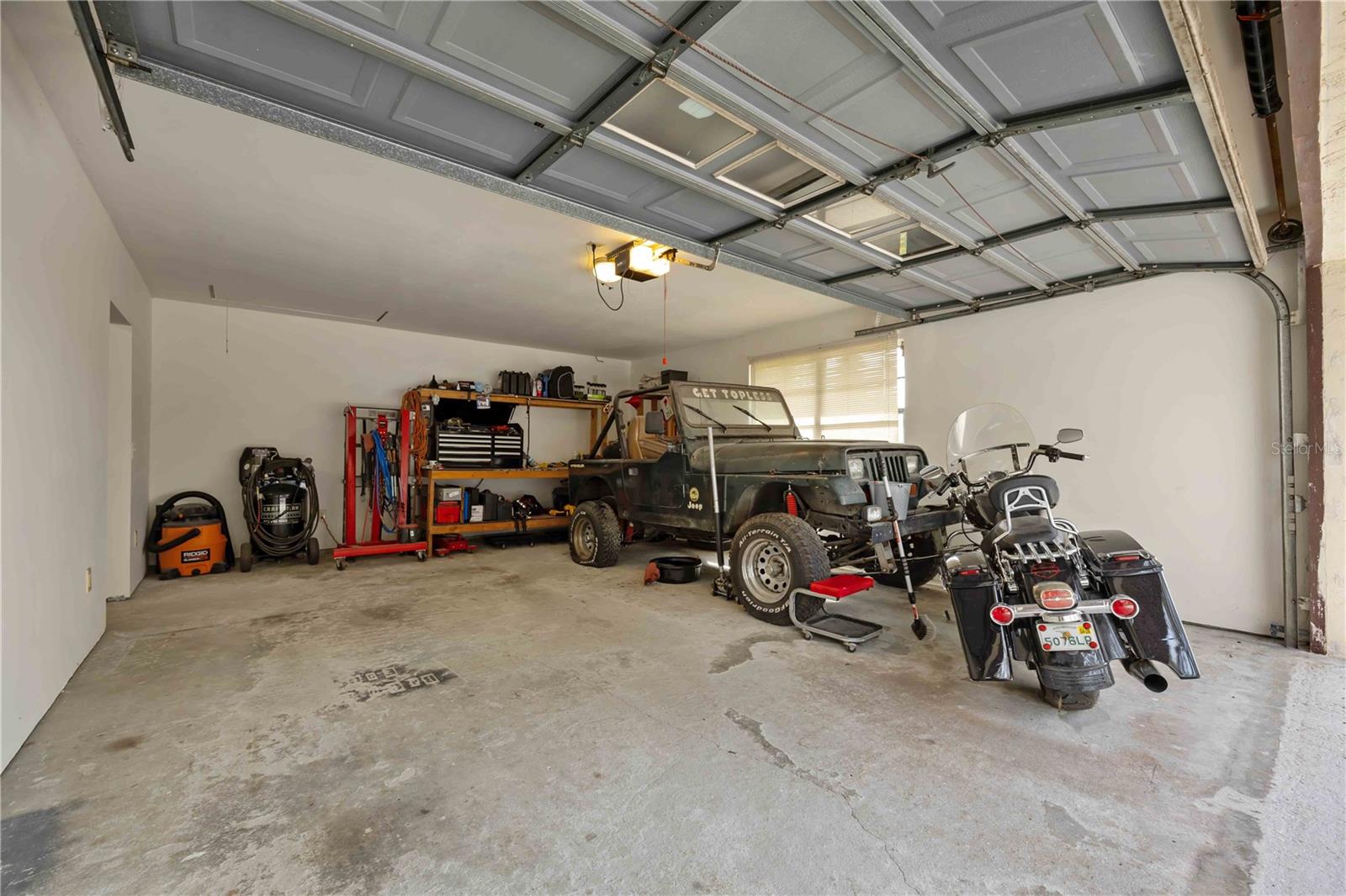 WALK/WATER LAKE ESTATES PH 03 - Residential